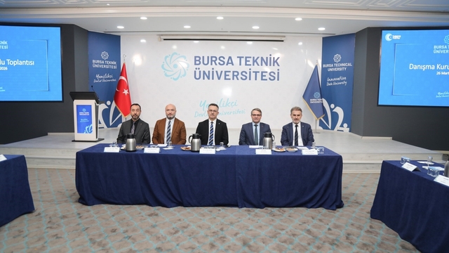 BTÜ Danışma Kurulu Toplantısı'nda şehir ve üniversite iş birliği masaya yatırıldı
BTÜ Danışma Kurulu Bursa için toplandı