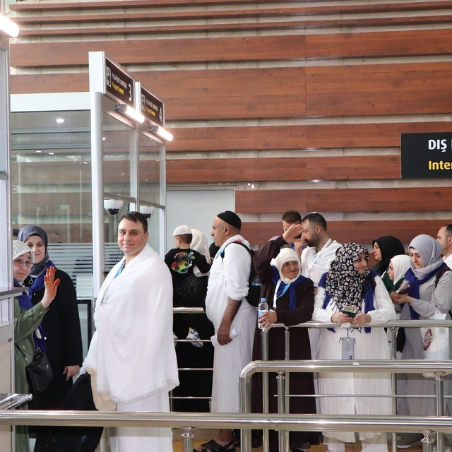 Elazığ'da 206 kişi umreye uğurlandı