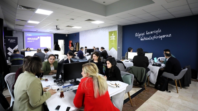 42 uzman ön lisansın geleceği için buluştu