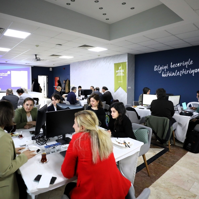 42 uzman ön lisansın geleceği için buluştu