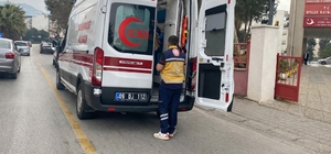 Yağmur nedeniyle ıslanan yolda kayan motosikleti yaralandı