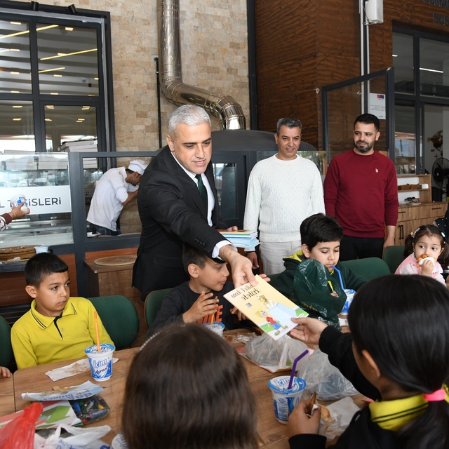 Osmaniye'de "100 Atık Pile Bir Pizza" projesine miniklerden destek