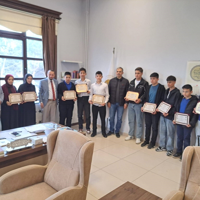 Simav'da 10 öğrenci Hafızlık Belgesini aldı