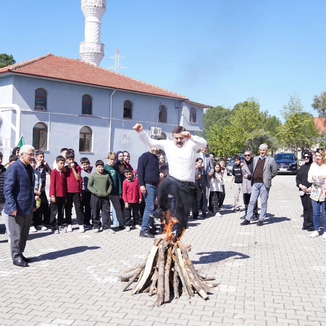 Köyceğiz İmam Hatip Ortaokulu'nda Nevruz coşkusu yaşandı