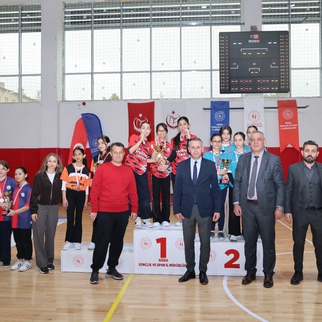 Niğde'de floor curlıng heyecanı yaşandı