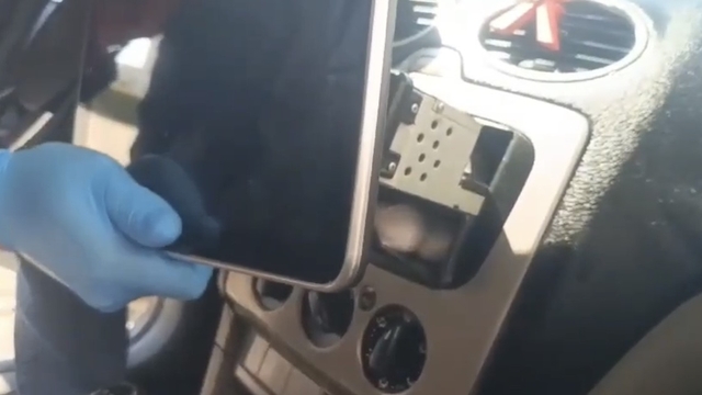 Bursa'da film gibi operasyon, Islak mendilden, aracın zulasına… Hepsi tek tek çıktı