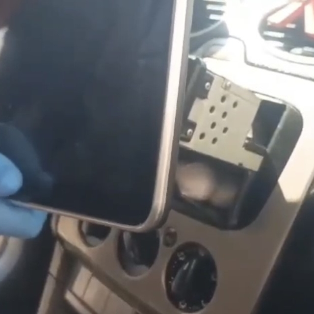 Bursa'da film gibi operasyon, Islak mendilden, aracın zulasına… Hepsi tek t...