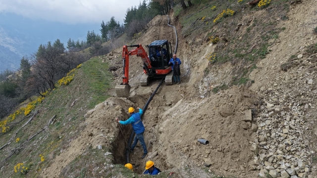 Büyükşehir saha çalışmalarında hız kesmiyor
Kuyucak'ta içme suyu hattı yenileniyor