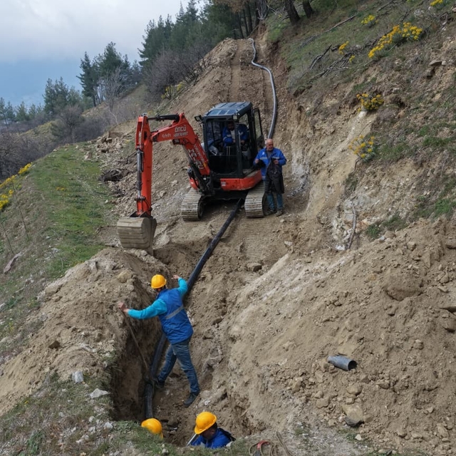 Büyükşehir saha çalışmalarında hız kesmiyor
Kuyucak'ta içme suyu hattı yeni...