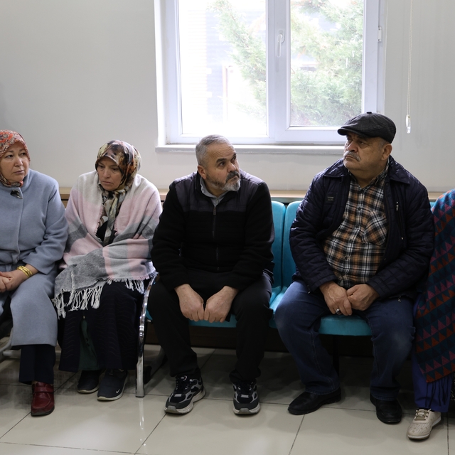 Kutsal topraklara gitmek istediler, umre vaadiyle çantacıya dolandırıldılar