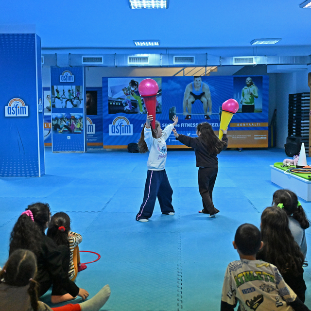 Antalya'da çocuklara eğitsel oyunlar eğitimi veriliyor