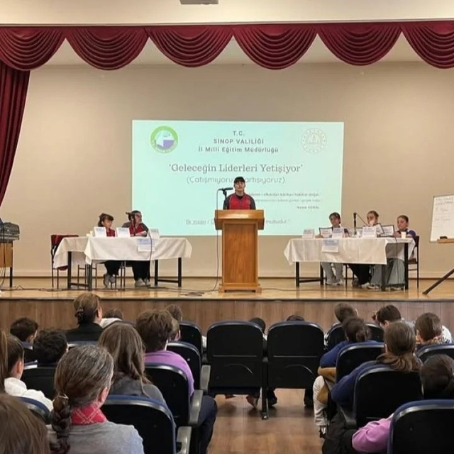 Ortaokul öğrencilerinden "mutluluk" tartışması