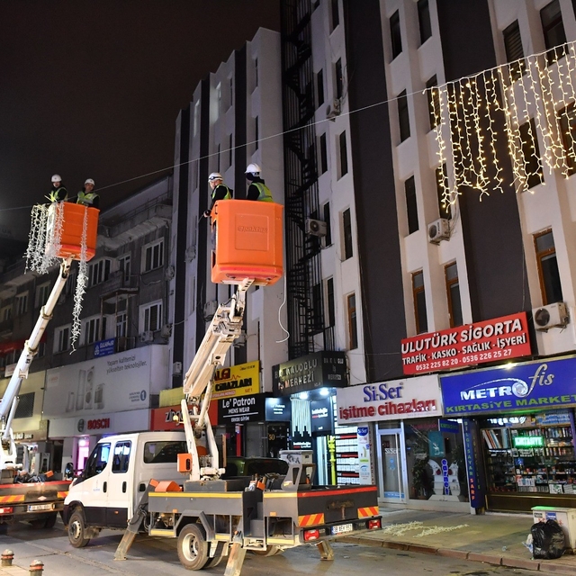 Kent merkezini aydınlatacak LED dönüşüm çalışmaları başladı
