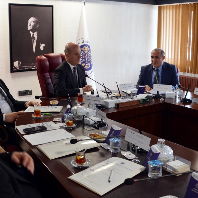 YÖK Başkanı Özvar: Öğrencilerimizi gerçek hayat problemleriyle temas ettire...