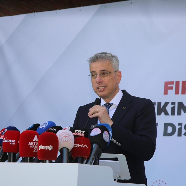 Bakan Memişoğlu: Günlük 3 milyondan fazla muayene ve sağlık hizmeti sunuyor...