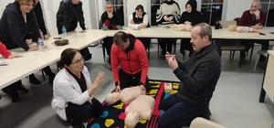 Biga'da doğa tutkunlarına uygulamalı ilk yardım eğitimi verildi