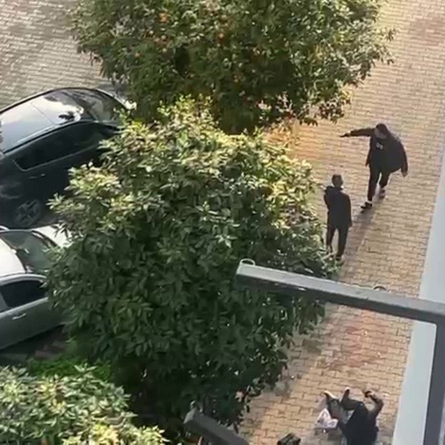 Ayrıldığı eşini ayaklarından vuran şahıs, havaya da ateş açmış