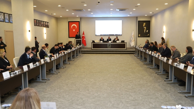 KUTSO'nun 'Mart Ayı Meclis Toplantısı' gerçekleştirildi
Ticarette finansal ihtiyaçların yanı sıra planlama, üretim ve satış süreçlerinin önemine dikkat çekildi