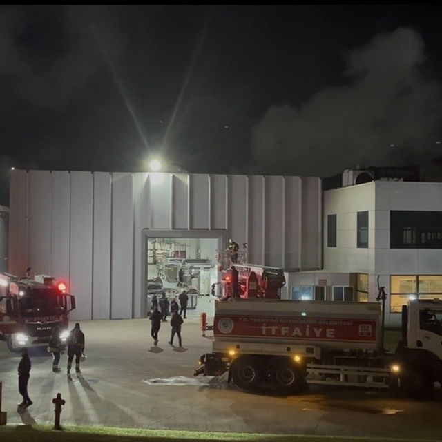 Çerkezköy OSB'de fabrika yangını kontrol altına alındı