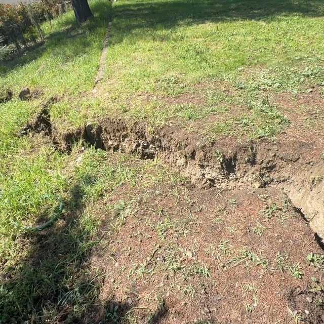 Valilik konutu tehlike altında: Çatlaklar ilerliyor
İnşaat kaynaklı yarıkla...