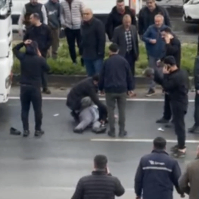 Mardin'de tankerin çarptığı yaya yaralandı