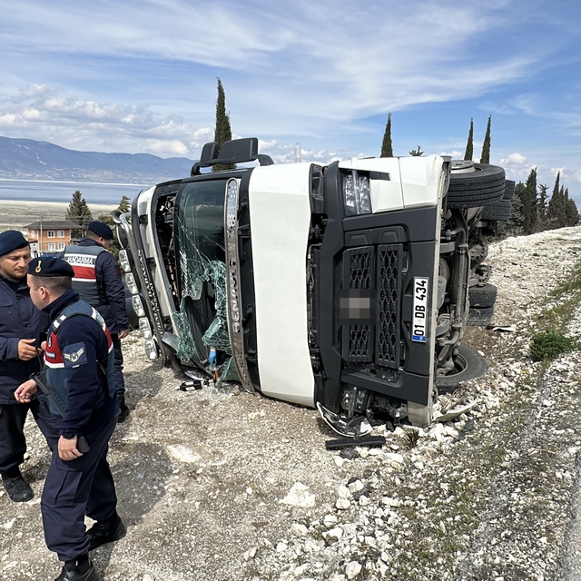 Alkollü sürücünün kullandığı tır yan yattı: 1 yaralı
Sürücünün 2.72 promil...