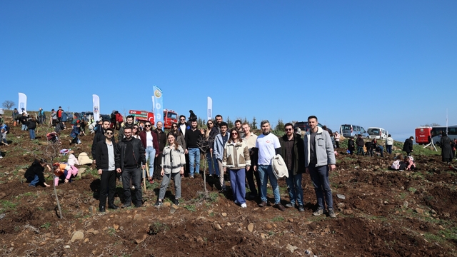 İyilik Kulübü, Yeşil Vatan için sahada
YEDAŞ, Yüzlerce fidanı toprakla buluşturdu