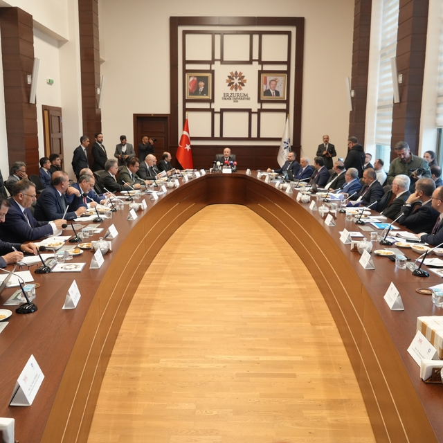 YÖK Başkanı Özvar: "Halktan kopuk, bulunduğu toplumun ihtiyaçlarını dikkate...