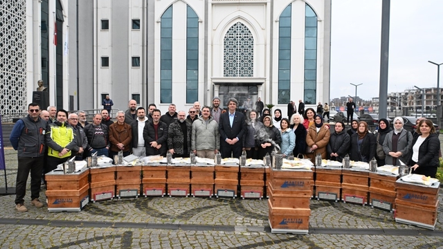 Kartepe'de üreticilere arıcılık ve ekipman desteği sağlandı