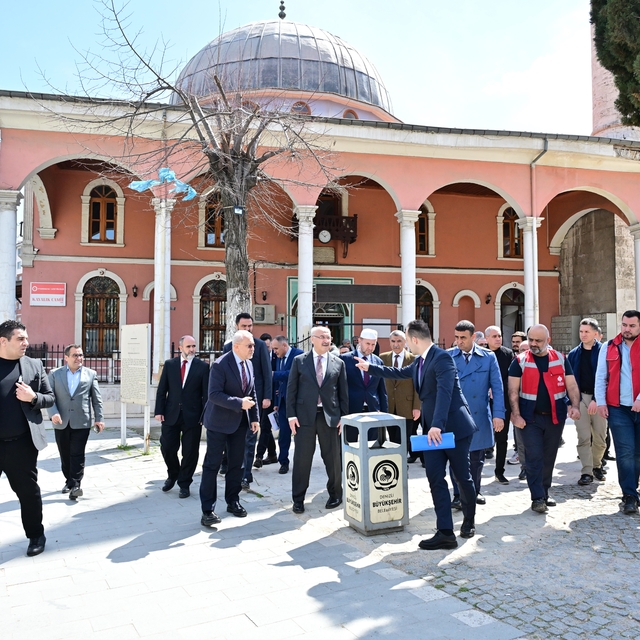 Vali Köşger, Kayalık Camisinde incelemelerde bulundu