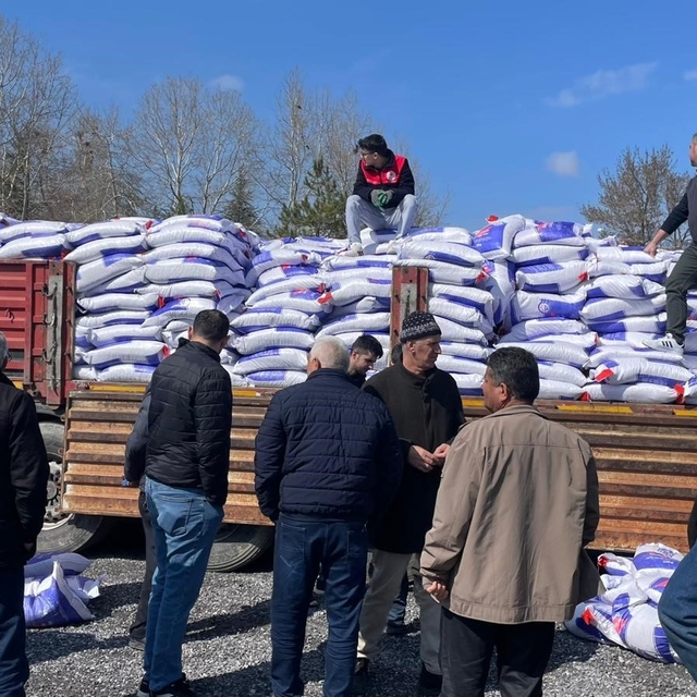 Beyşehir'de çiftçilere nohut tohumu dağıtıldı