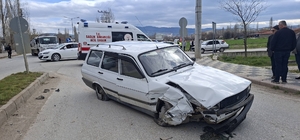 Kütahya'da otomobiller çarpıştı: 2 yaralı