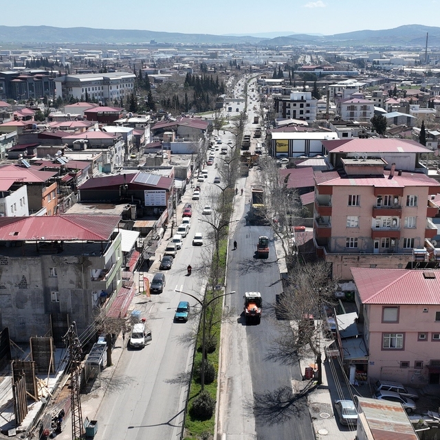 Kahramanmaraş'ta asfalt mesaisi sürüyor