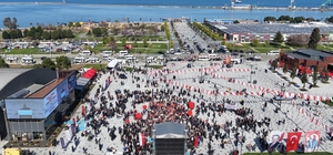 İstiklal Meydanı'na görkemli açılış İstiklal Meydanı, Uçan Sinema ve Tanıtım Merkezi törenle hizmete girdi