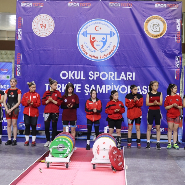 Ordu'da Genç Kızlar A-B Halter Türkiye Birinciliği müsabakaları başladı