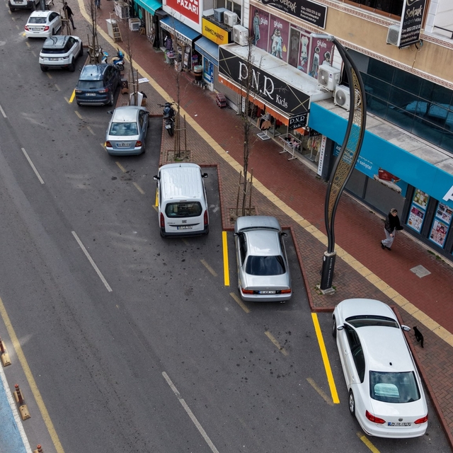 Aliağa'da ücretli otopark uygulaması başlıyor