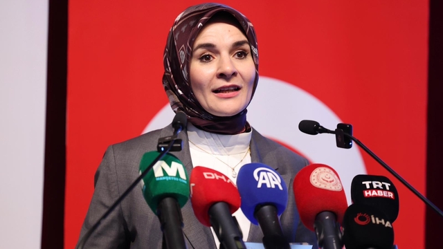 Bakan Göktaş: İnsan, dünyayı önce aile içinde tanır