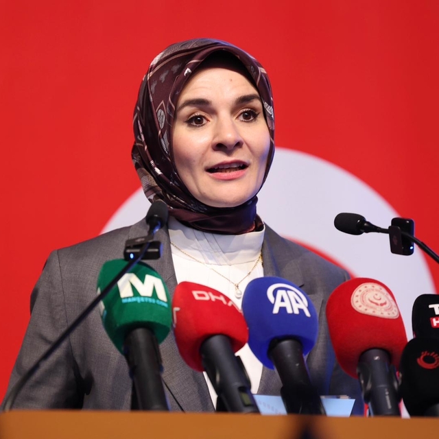 Bakan Göktaş: İnsan, dünyayı önce aile içinde tanır