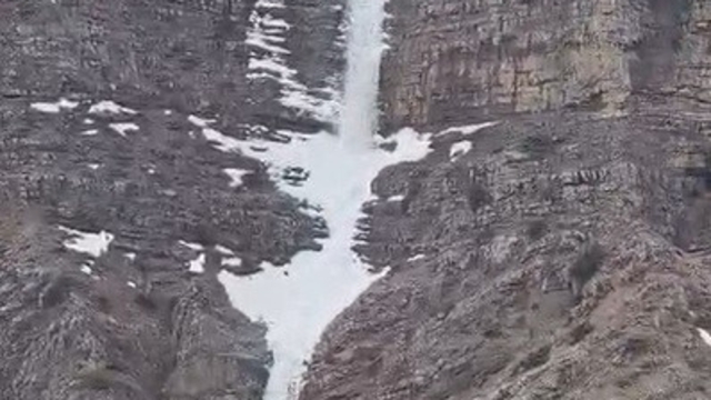 Kemaliye'de "kar şelalesi" görüntülendi