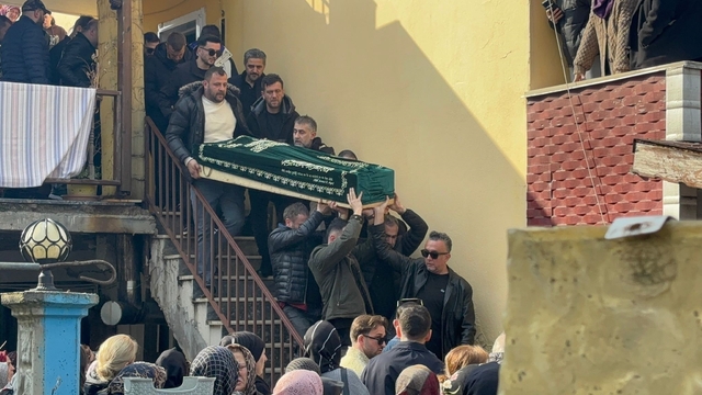 İzmit'te eğlence mekanına silahlı saldırı; 3 ölü, 2 yaralı (4)