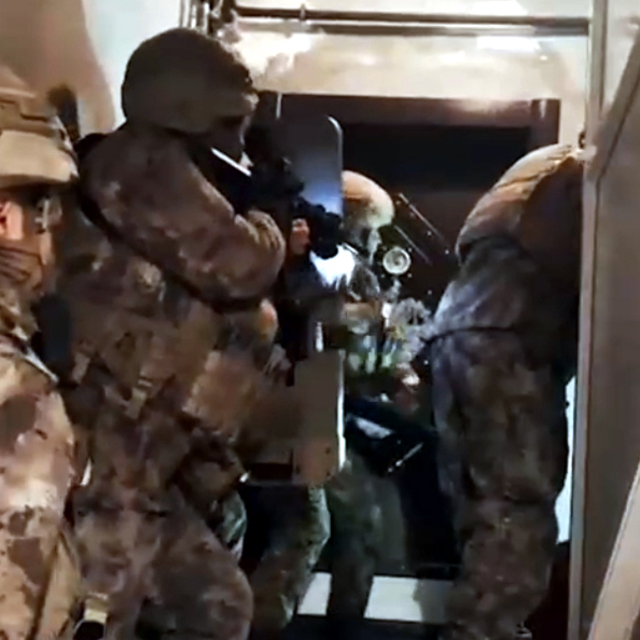 Bitlis'te uyuşturucu satıcılarına operasyon: 10 tutuklama