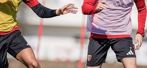 Zecorner Kayserispor'da, Kasımpaşa mesaisi sürüyor