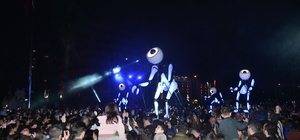 25’inci Uluslararası Adana Tiyatro Festivali, renkli kortejle ‘Perde’ dedi