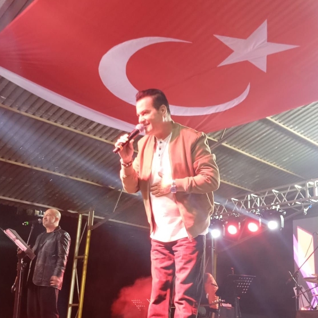 Düziçi'nde 106. yıl coşkusu Hakan Peker konseriyle başladı