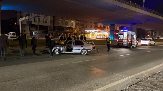Kaza yapan sürücünün yakını sinir krizi geçirdi
Kayseri'de otomobil ile cip çarpıştı: 3 yaralı