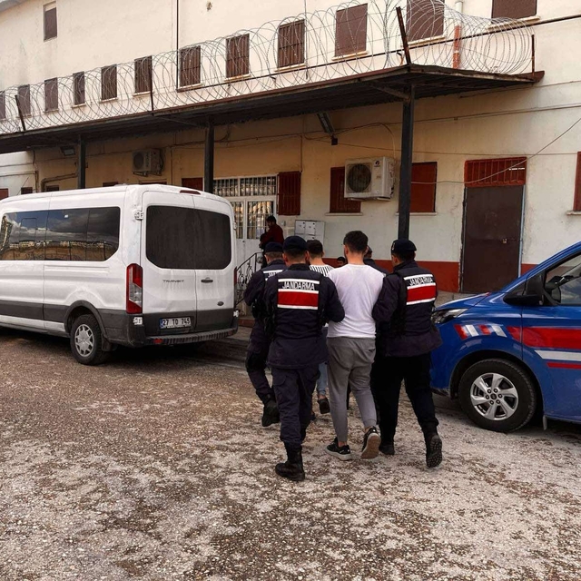 Kesinleşmiş 12 yıl cezayla aranan 2 şahıs yakalandı