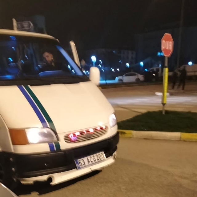 Çorum'da sürücünün yayayı darbetmesi güvenlik kamerasında