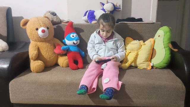 5 yaşındaki Polen, 2 yıldır burnunda tırnak makası zinciriyle yaşamış