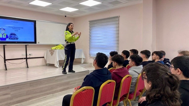 Bilecik'te öğrencilere trafik bilinci eğitimi