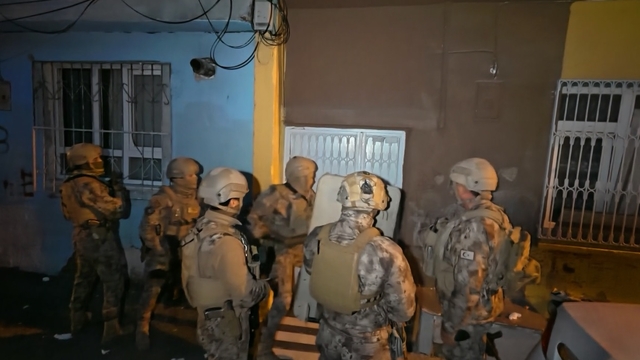 Sanal medyadan suç örgütü propagandası yapan 94 şüpheliye gözaltı